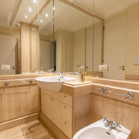 The Train Гостьовий будинок 3*