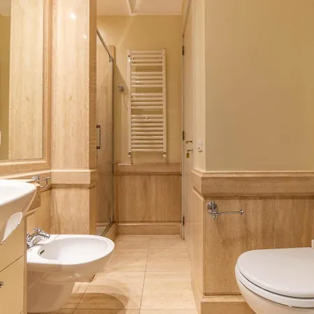 Гостьовий будинок The Train Барі